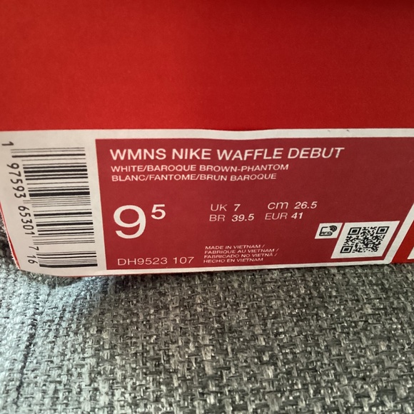Nike Waffle Debut Sneaker (Women) 9.5M - Picture 6 of 12